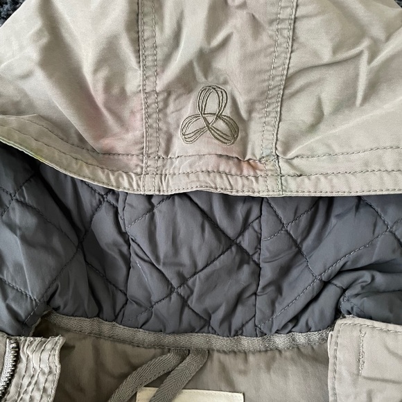 TNA winter coat - Picture 3 of 3